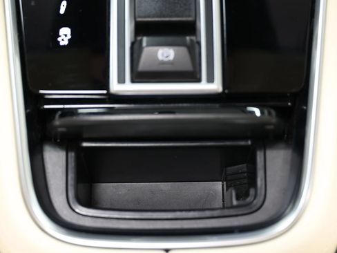 Used 2022 Porsche Panamera image 44