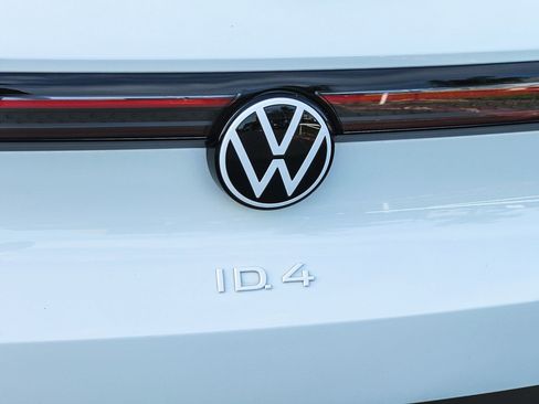 Certified 2024 Volkswagen ID.4 2WD image 10