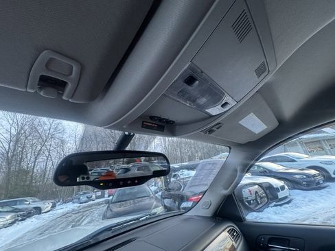 Used 2012 GMC Sierra 1500 SLT w/ SLT White Diamond Edition image 29