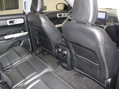Used 2021 Ford Explorer Limited w/ Equipment Group 301A image 33