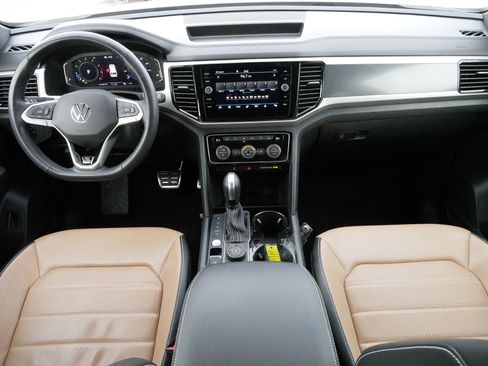 Certified 2022 Volkswagen Atlas Cross Sport SEL Premium R-Line image 10