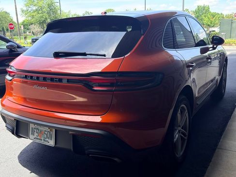 Certified 2022 Porsche Macan AWD/4WD image 3