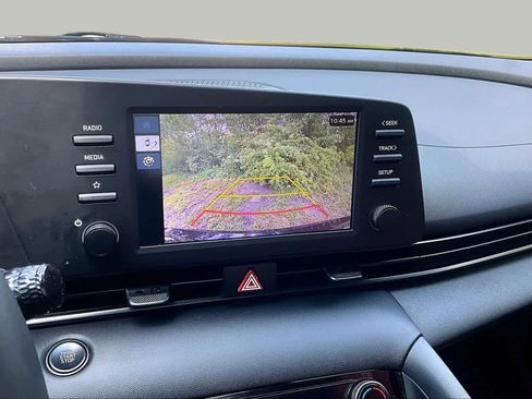Used 2025 Hyundai Elantra Sport FWD image 27