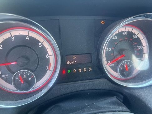 Used 2015 Dodge Grand Caravan American Value Package w/ UConnect Hands-Free Group image 10