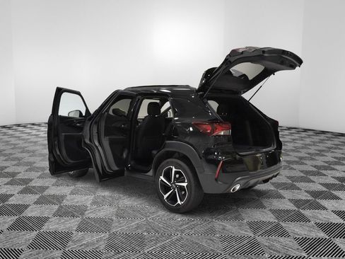 Used 2023 Chevrolet TrailBlazer RS w/ Convenience Package image 9