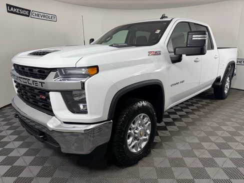 Used 2021 Chevrolet Silverado 2500 LT w/ Z71 Off-Road Package image 2