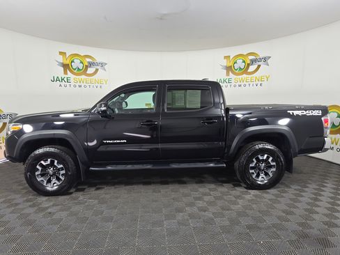 Used 2021 Toyota Tacoma TRD Off-Road AWD/4WD image 5