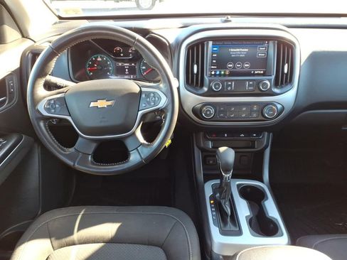 Used 2022 Chevrolet Colorado LT w/ LT Convenience Package image 11