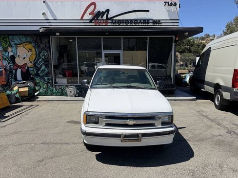 Used 1994 Chevrolet S10 Pickup LS RWD image 5