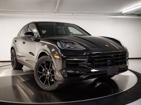 Used 2024 Porsche Cayenne Coupe AWD/4WD image 9
