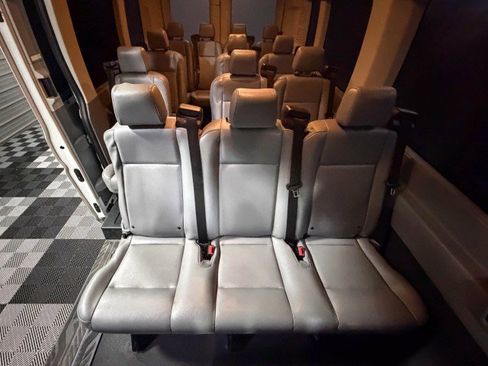 Used 2018 Ford Transit 350 XL RWD image 13