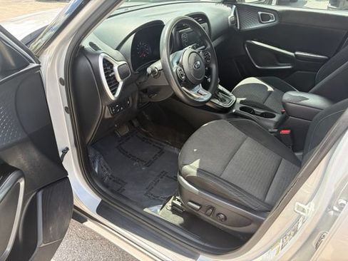 Used 2021 Kia Soul S FWD image 12