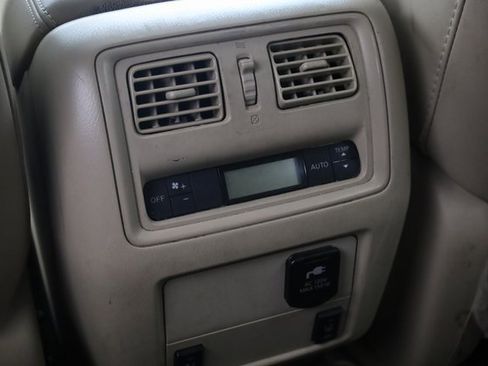 Used 2015 Nissan Pathfinder Platinum w/ Cargo Package image 26