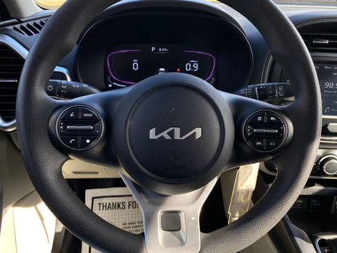 Used 2025 Kia Soul LX image 21