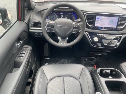 New 2026 Chrysler Voyager LX image 36