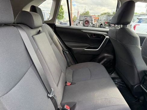 Used 2022 Toyota RAV4 LE image 25