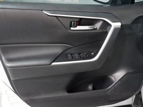 Used 2023 Toyota RAV4 XLE FWD image 30