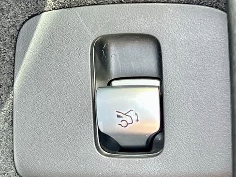 Certified 2026 Mercedes-Benz E 350 4MATIC Sedan image 20