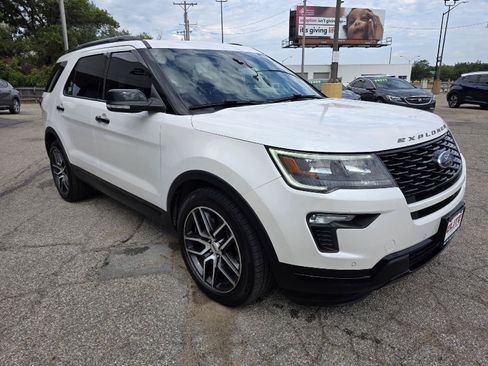 Used 2018 Ford Explorer Sport w/ Equipment Group 401A AWD/4WD image 3