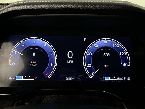 Used 2024 Jeep Grand Cherokee L Limited w/ Black Appearance Package image 15