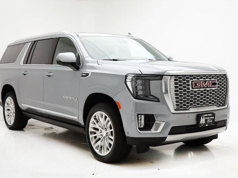 Used 2024 GMC Yukon XL Denali image 4