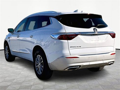 Used 2024 Buick Enclave Premium image 4