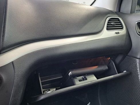 Used 2017 Dodge Journey SE w/ Flexible Seating Group image 18