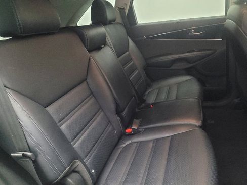 Used 2018 Kia Sorento EX AWD/4WD image 19