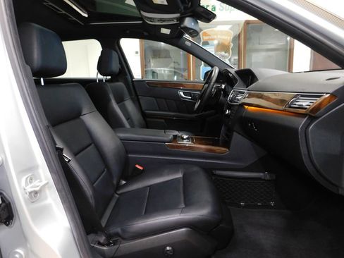 Used 2013 Mercedes-Benz E 350 4MATIC Sedan image 95
