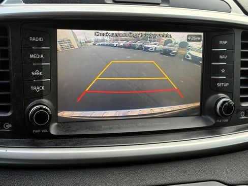 Used 2019 Kia Sorento SX image 13