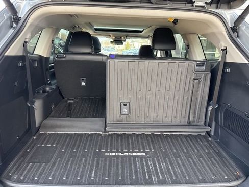 Used 2025 Toyota Highlander Platinum image 31