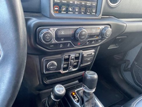 Used 2022 Jeep Gladiator Overland AWD/4WD image 13