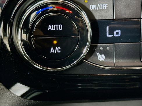 Used 2024 Chevrolet Trax RS w/ Driver Confidence Package image 20