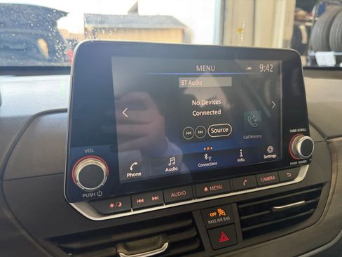 Used 2025 Nissan Altima 2.5 SV image 21