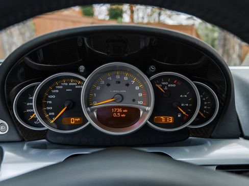 Used 2005 Porsche Carrera GT image 19