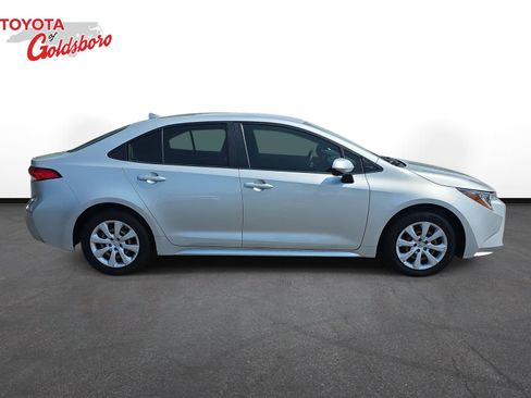 Used 2023 Toyota Corolla LE FWD image 4