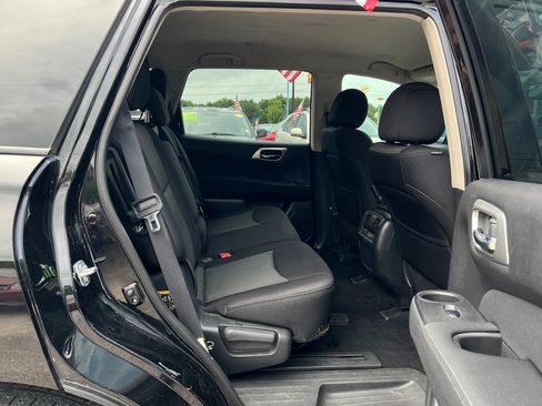 Used 2017 Nissan Pathfinder S FWD image 14