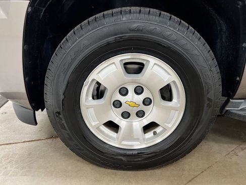 Used 2013 Chevrolet Tahoe LS w/ Convenience Package RWD image 24