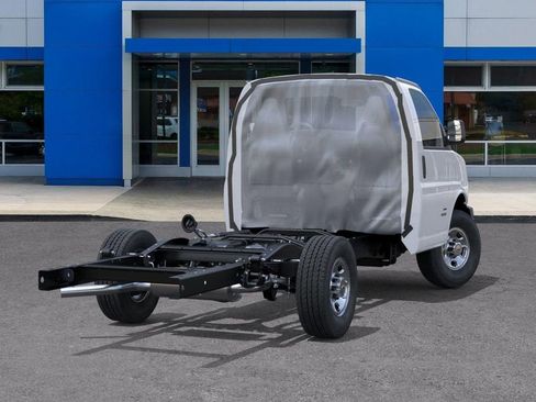 New 2026 Chevrolet Express 3500 w/ Power Convenience Package RWD image 4