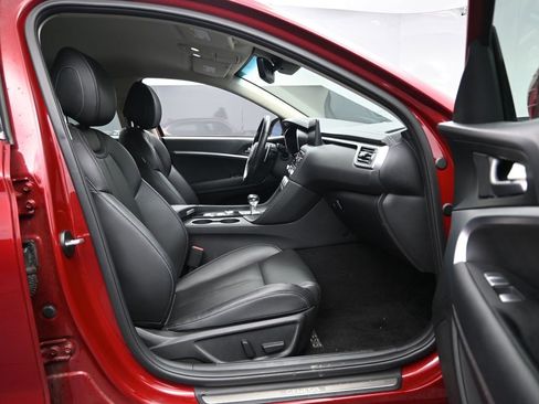 Used 2023 Genesis G70 2.0T image 34