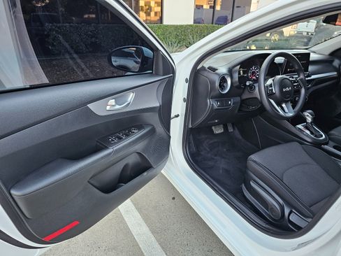 Used 2022 Kia Forte LXS image 15