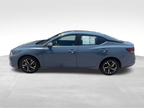 Used 2024 Nissan Sentra SV FWD image 3