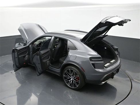 New 2025 Porsche Macan Turbo Electric image 34