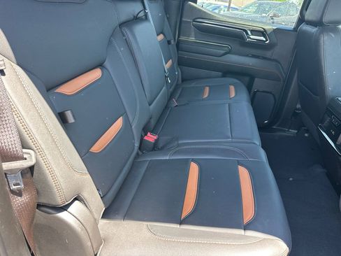 Used 2024 GMC Sierra 1500 AT4 w/ Technology Package AWD/4WD image 15