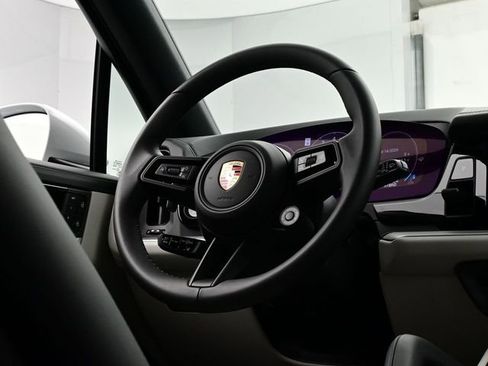 New 2025 Porsche Cayenne E-Hybrid image 21