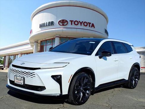 Certified 2025 Toyota Crown Signia image 1