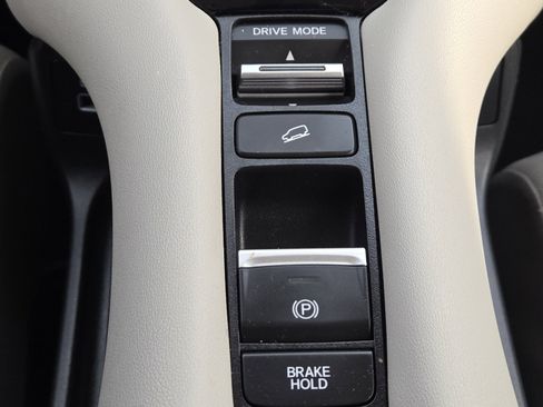 Used 2023 Honda HR-V LX image 4