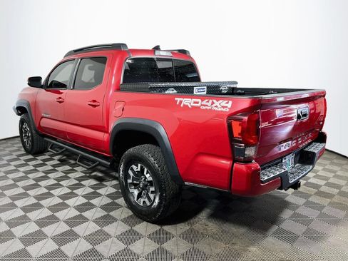 Used 2019 Toyota Tacoma TRD Off-Road AWD/4WD image 5