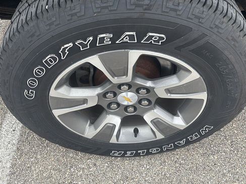 Used 2019 Chevrolet Colorado Z71 AWD/4WD image 18