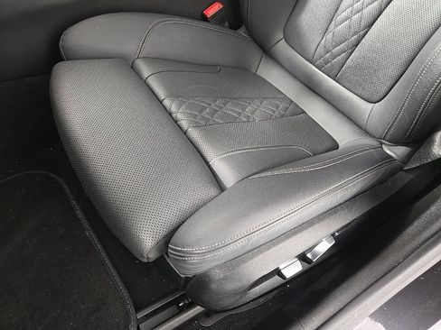 Used 2023 BMW 530e xDrive w/ Premium Package image 13